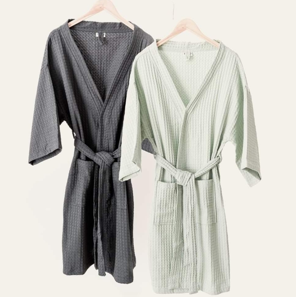 Waffle weave bathrobe